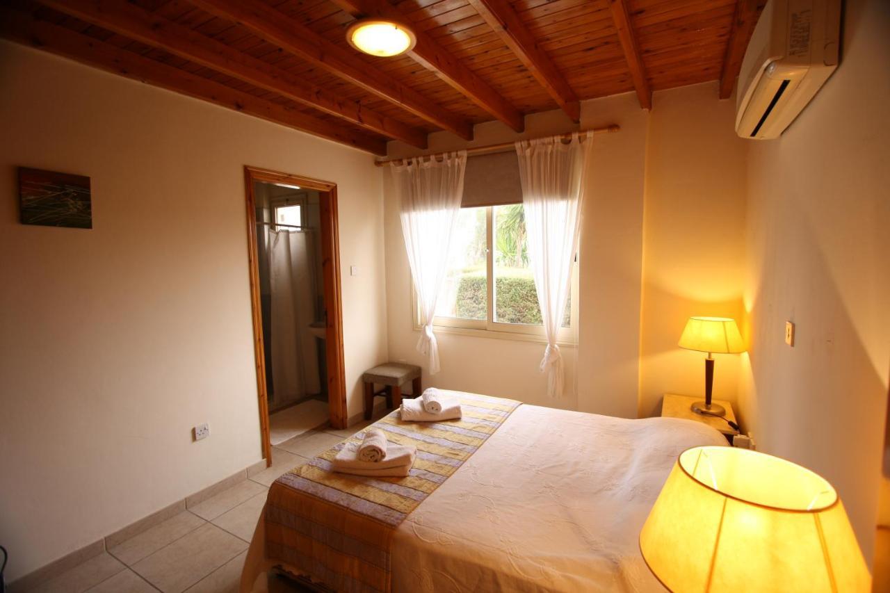 Swimmers' Paradise Pissouri Exterior foto